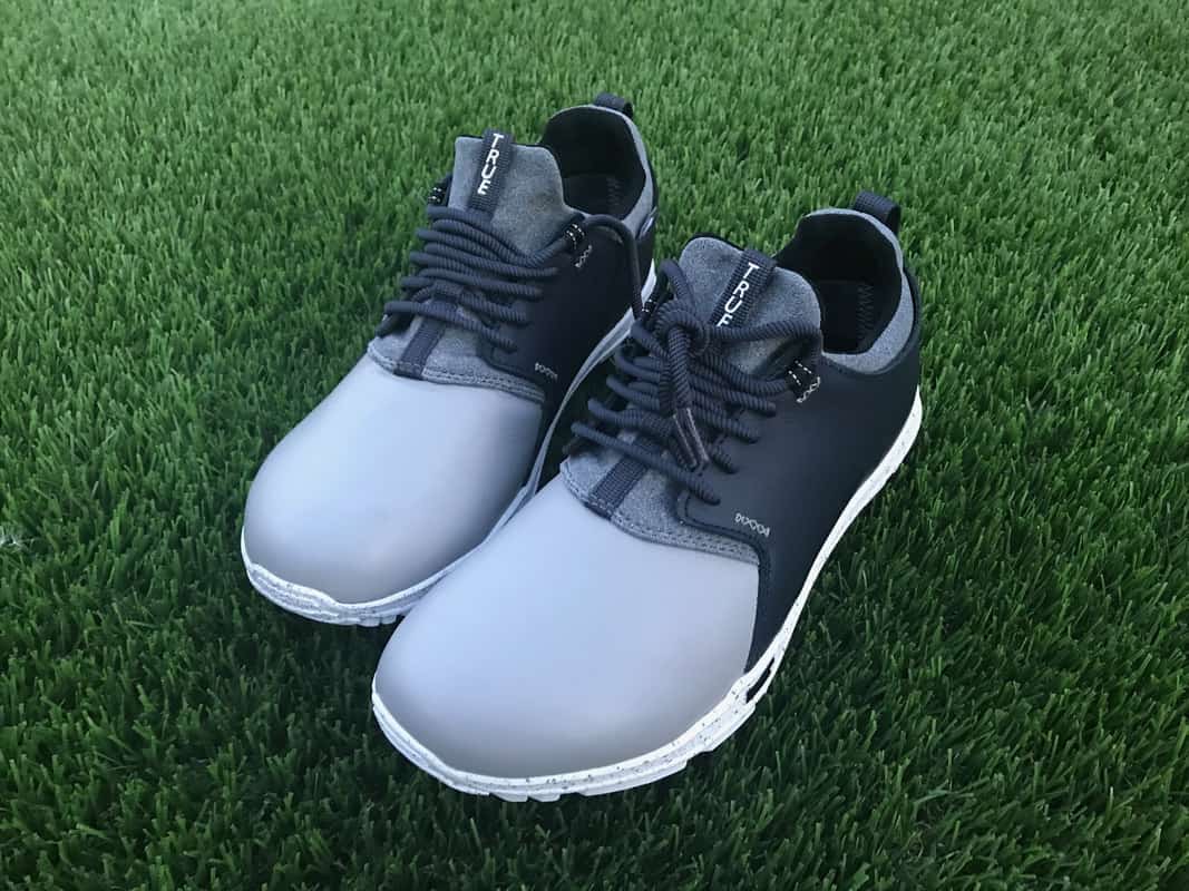 wide toe box golf shoes